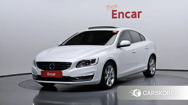 Volvo S60 2018 Белый из Кореи