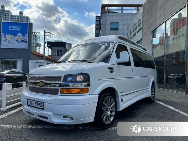 Chevrolet Express Van 2019 Белый из Кореи