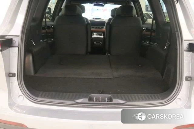 Ford Lingyu PHEV 2025 Серебристо-серый из Китая