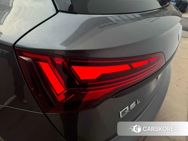 Audi Q5L 2024 Темно-серый из Китая