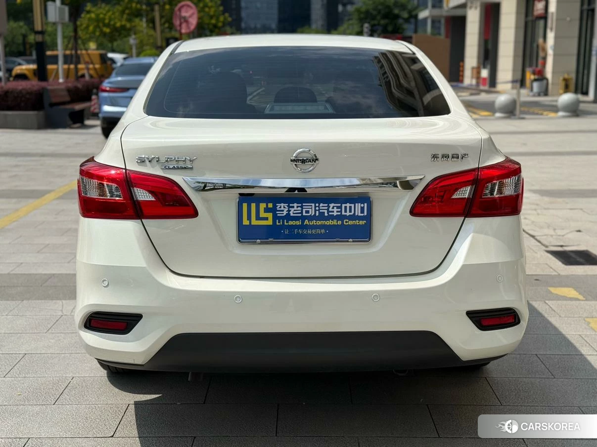 Nissan Xuan Yi 2021 Белый из Китая