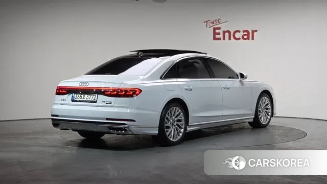 Audi A8 (D5) 2021 Белый из Кореи