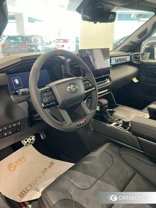 Toyota Sequoia 2024 Черный из Китая