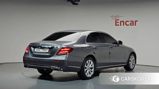 Mercedes-Benz E-Class W213 2019 Серый из Кореи