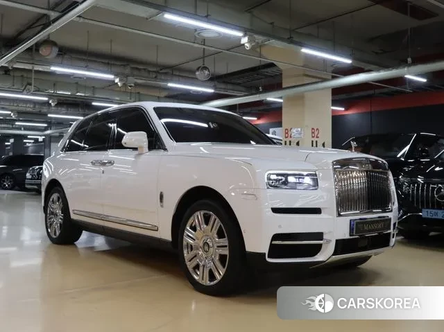 Rolls-Royce Cullinan 2019 Белый из Кореи
