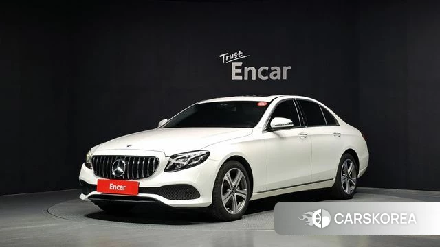 Mercedes-Benz E-Class W213 2018 Белый из Кореи