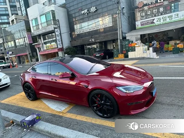 Tesla Model S 2024 Красный из Кореи