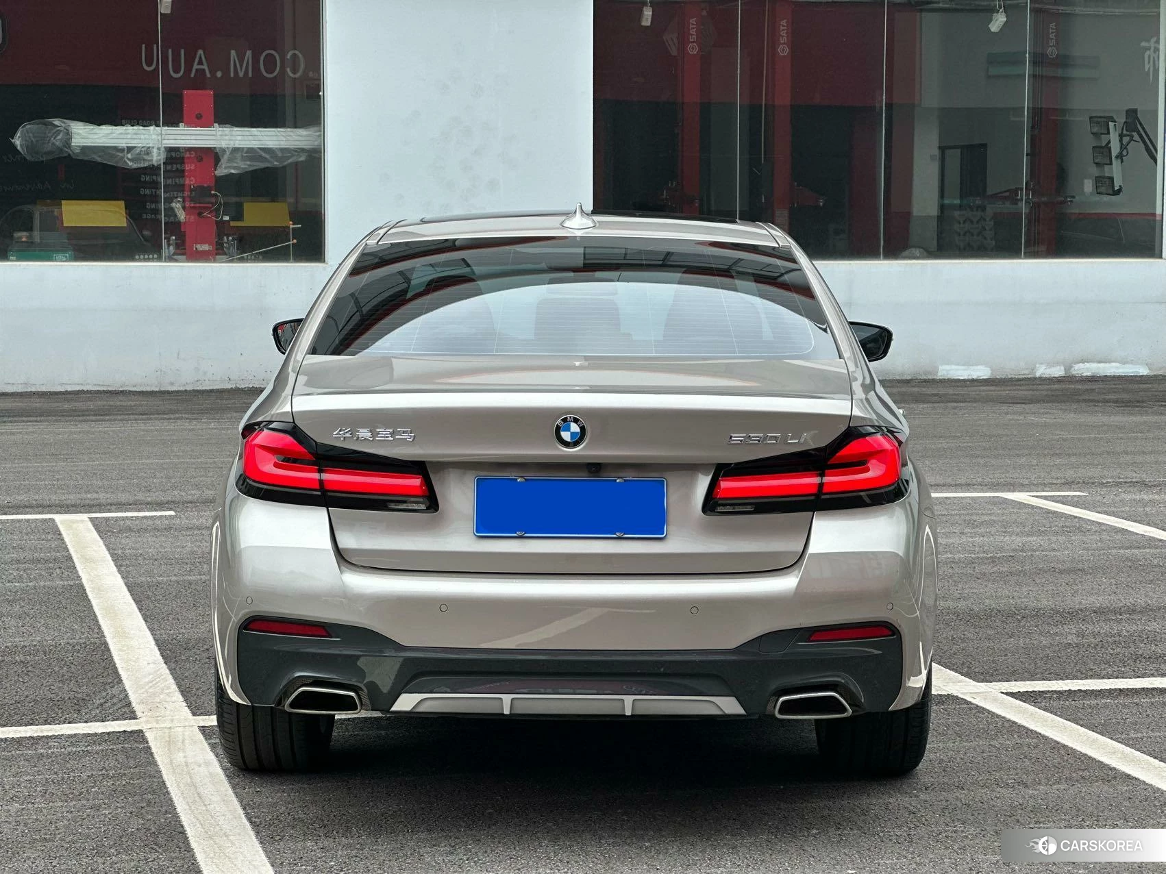 BMW 5 series 2020 Серебристо-серый из Китая