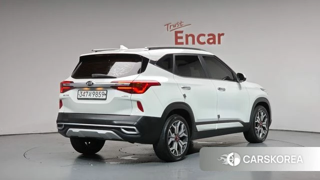 Kia Seltos 2020 Белый из Кореи