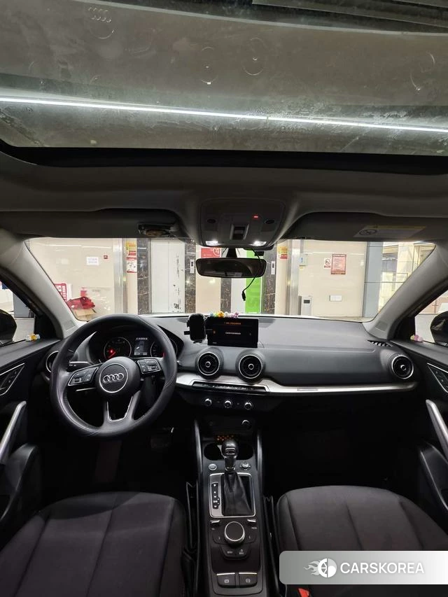 Audi Q2L 2021 Белый из Китая