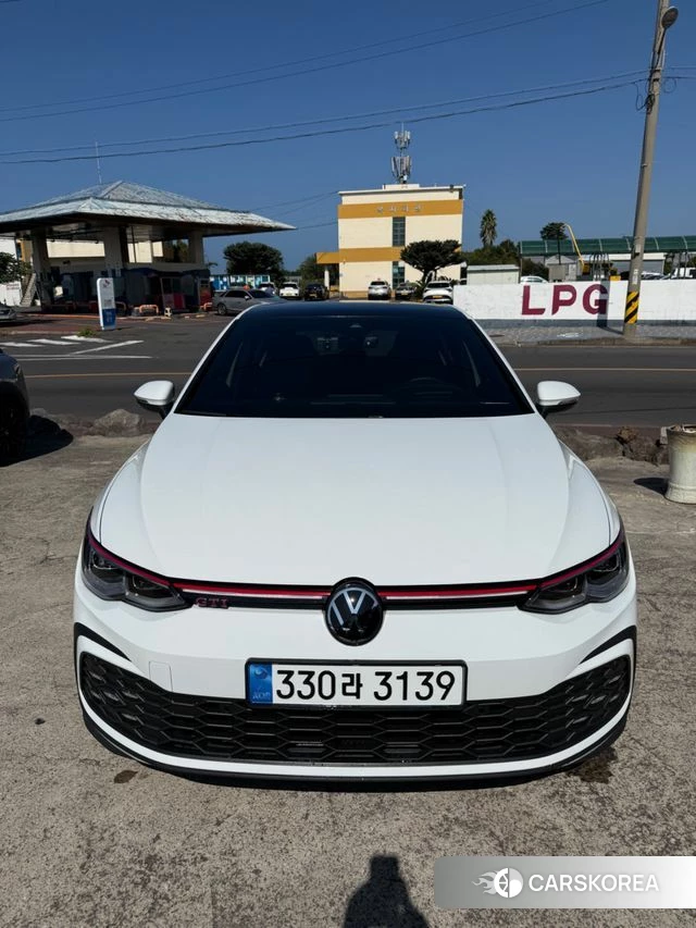 Volkswagen Golf 8th Generation 2024 Белый из Кореи