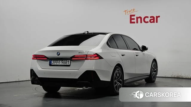 BMW 5 Series (G60) 2024 Белый из Кореи