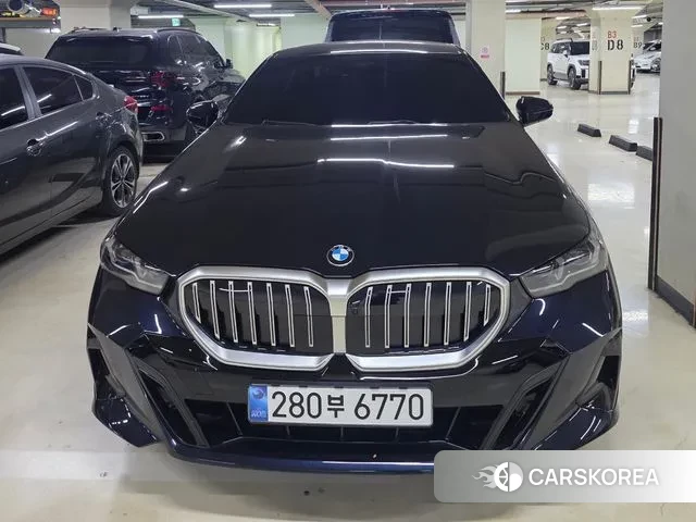 BMW 5 Series (G60) 2025 Черный из Кореи