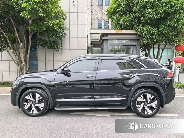 Volkswagen Tourang 2024 Черный из Китая