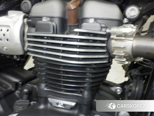 Engine photo