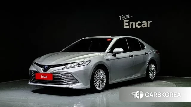 Toyota Camry (XV70) 2018 Серебряный из Кореи