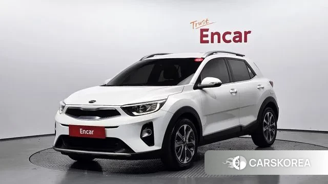 Kia Stonic 2018 Белый из Кореи