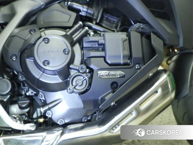 Engine photo