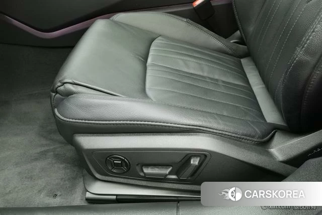 Audi A6L 2022 Черный из Китая