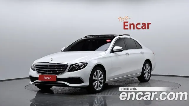 Mercedes-Benz E-Class W213 2019 Белый из Кореи