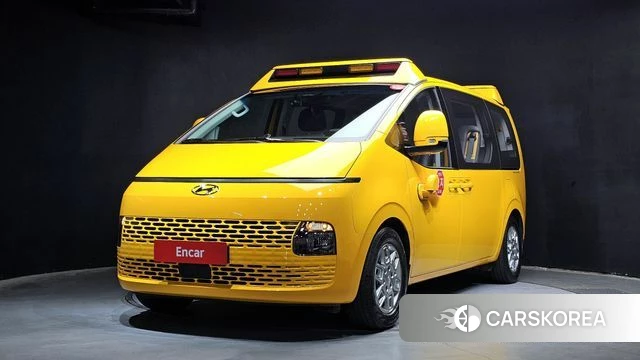 Hyundai Staria 2023 Желтый из Кореи