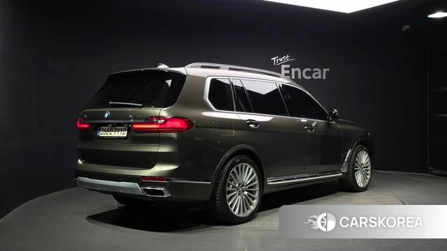 BMW X7 (G07) 2022 Песочный из Кореи