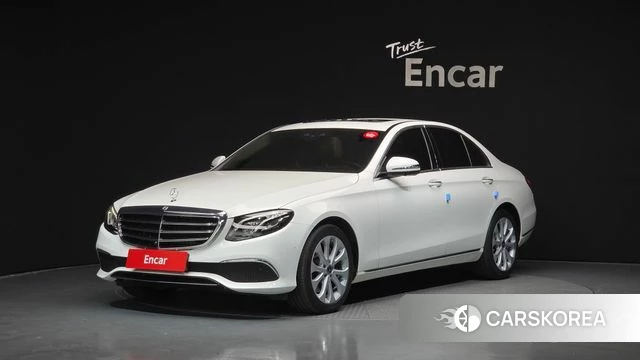 Mercedes-Benz E-Class W213 2018 Белый из Кореи
