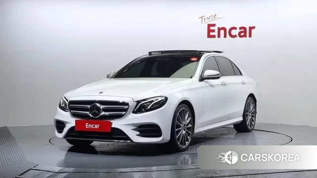 Mercedes-Benz E-Class W213 2019 Белый из Кореи