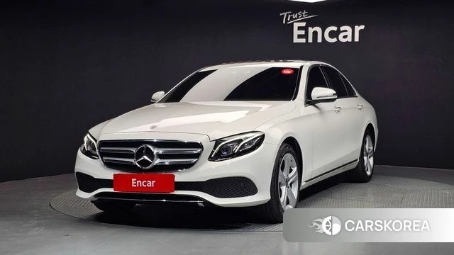 Mercedes-Benz E-Class W213 2018 Белый из Кореи