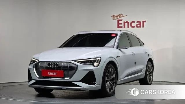 Audi e-Tron 2021 Белый из Кореи
