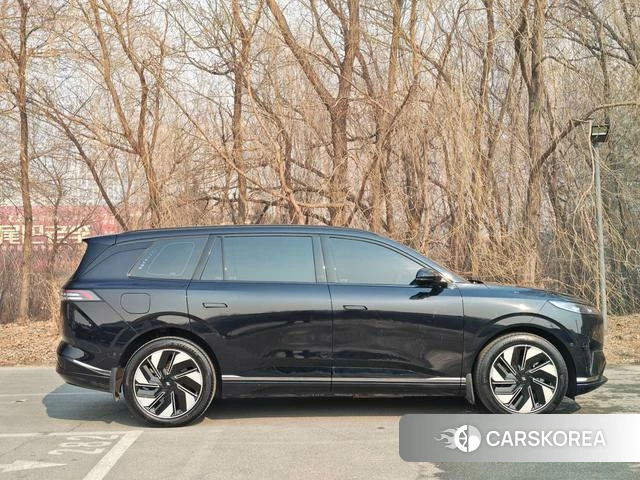 Dongfeng Yipai eπ008 2024 Черный из Китая