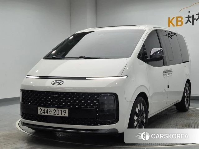Hyundai Staria 2022 Белый из Кореи