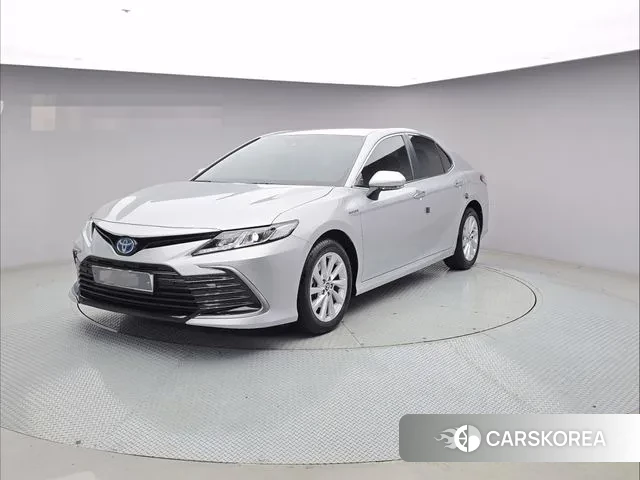 Toyota Camry (XV70) 2024 Серебряный из Кореи
