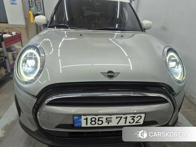 Mini Cooper 2024 Серебристо-серый из Кореи