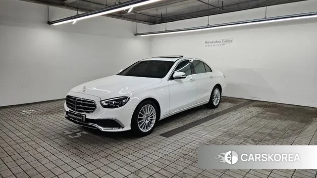 Mercedes-Benz E-Class W213 2022 Белый из Кореи