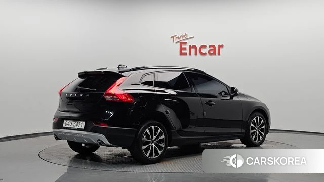Volvo V40 Cross-Country 2019 Черный из Кореи
