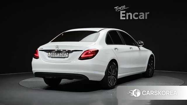 Mercedes-Benz C-Class W205 2019 Белый из Кореи