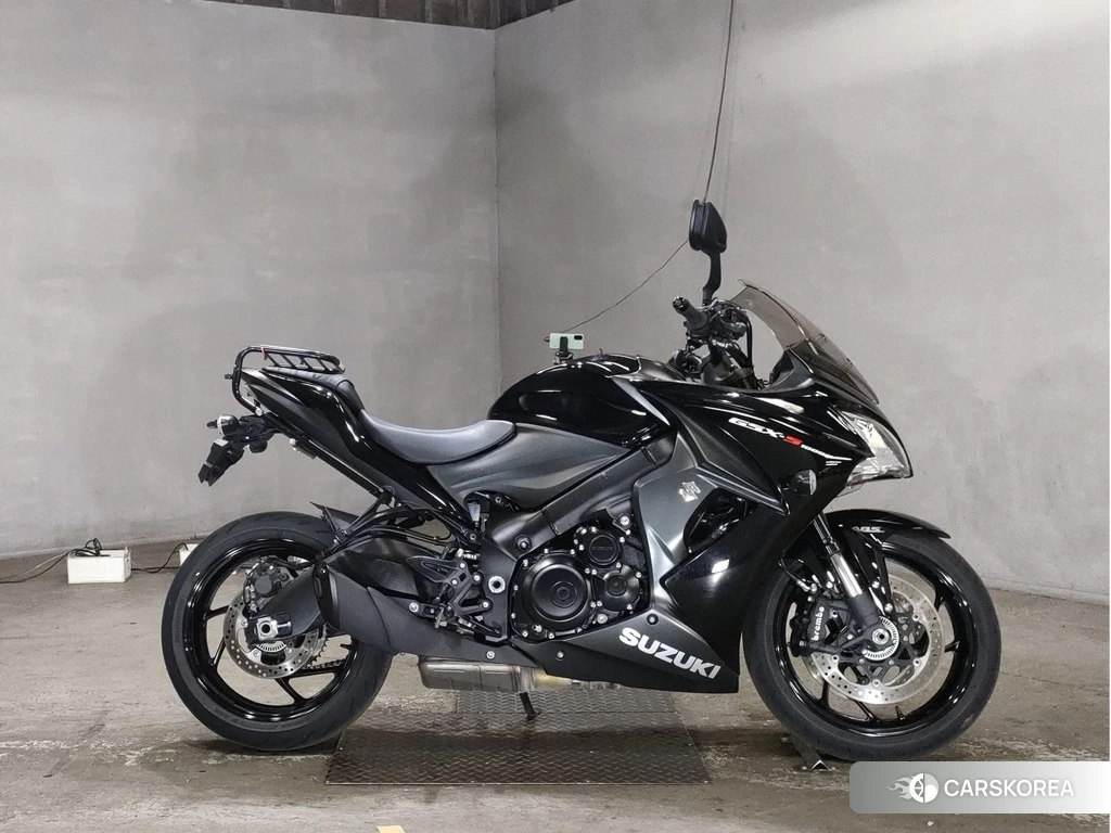 Проданный Suzuki GSX-S1000F 2021 из Японии