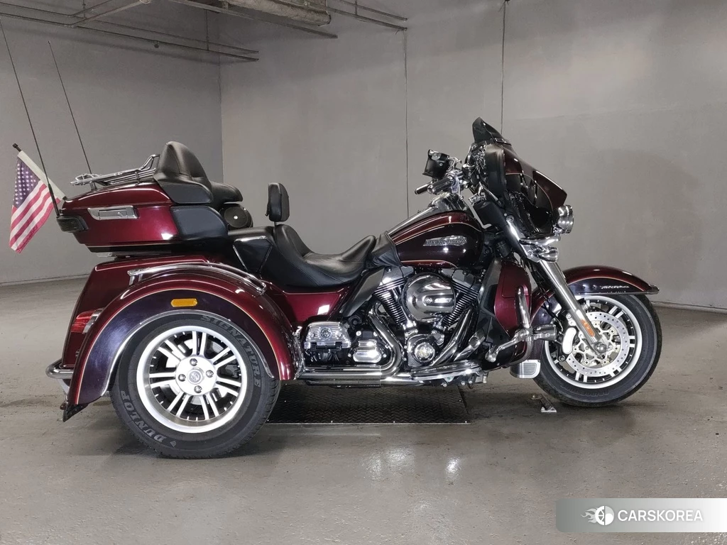 Проданный Harley-Davidson Electra Glide FLHTCUTG1690 2015 из Японии, фото 2