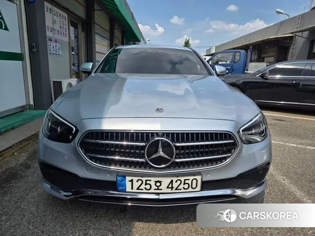 Mercedes-Benz E-Class W213 2022 Серебряный из Кореи