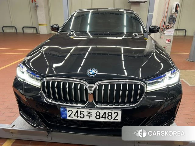 BMW 5 Series (G30) 2023 Черный из Кореи