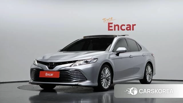Toyota Camry (XV70) 2018 Серебряный из Кореи