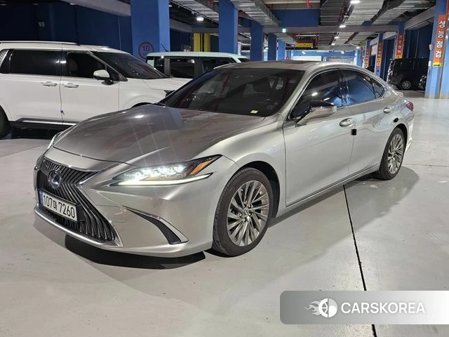 Lexus ES300h 7th generation 2021 Серебристо-серый из Кореи