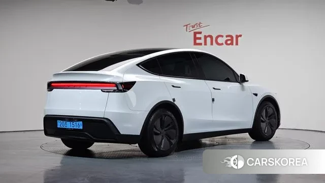 Tesla Model Y 2025 Белый из Кореи