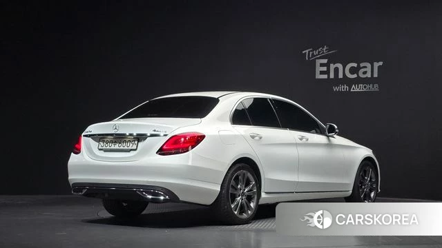 Mercedes-Benz C-Class W205 2020 Белый из Кореи