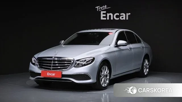 Mercedes-Benz E-Class W213 2018 Серебряный из Кореи