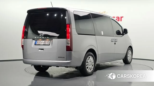 Hyundai Staria 2022 Серебристо-серый из Кореи