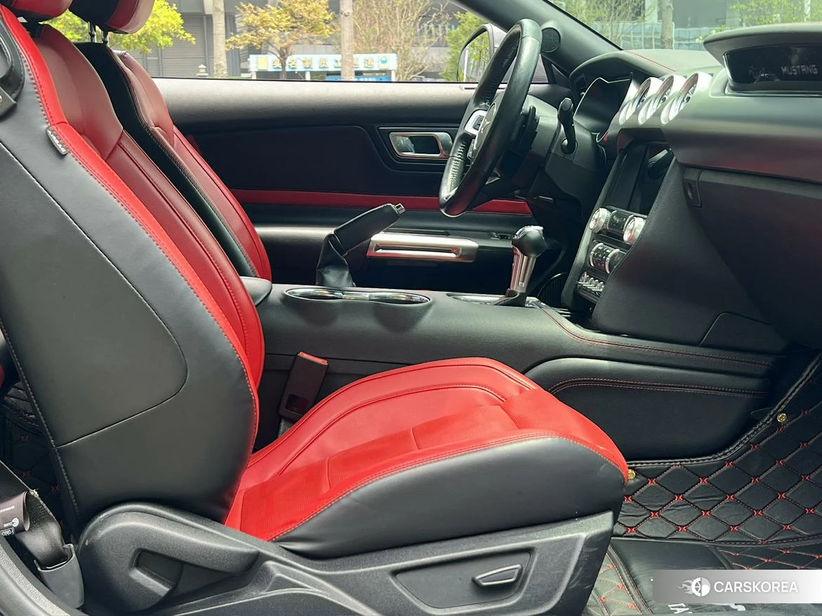Ford Mustang 2021 Темно-серый из Китая