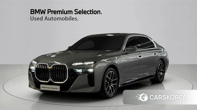 BMW 7 Series (G70) 2024 Песочный из Кореи