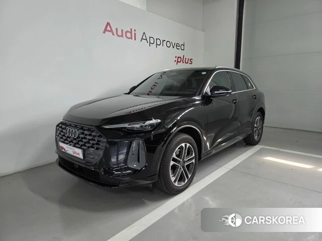 Audi Q5 (80A) 2025 Черный из Кореи